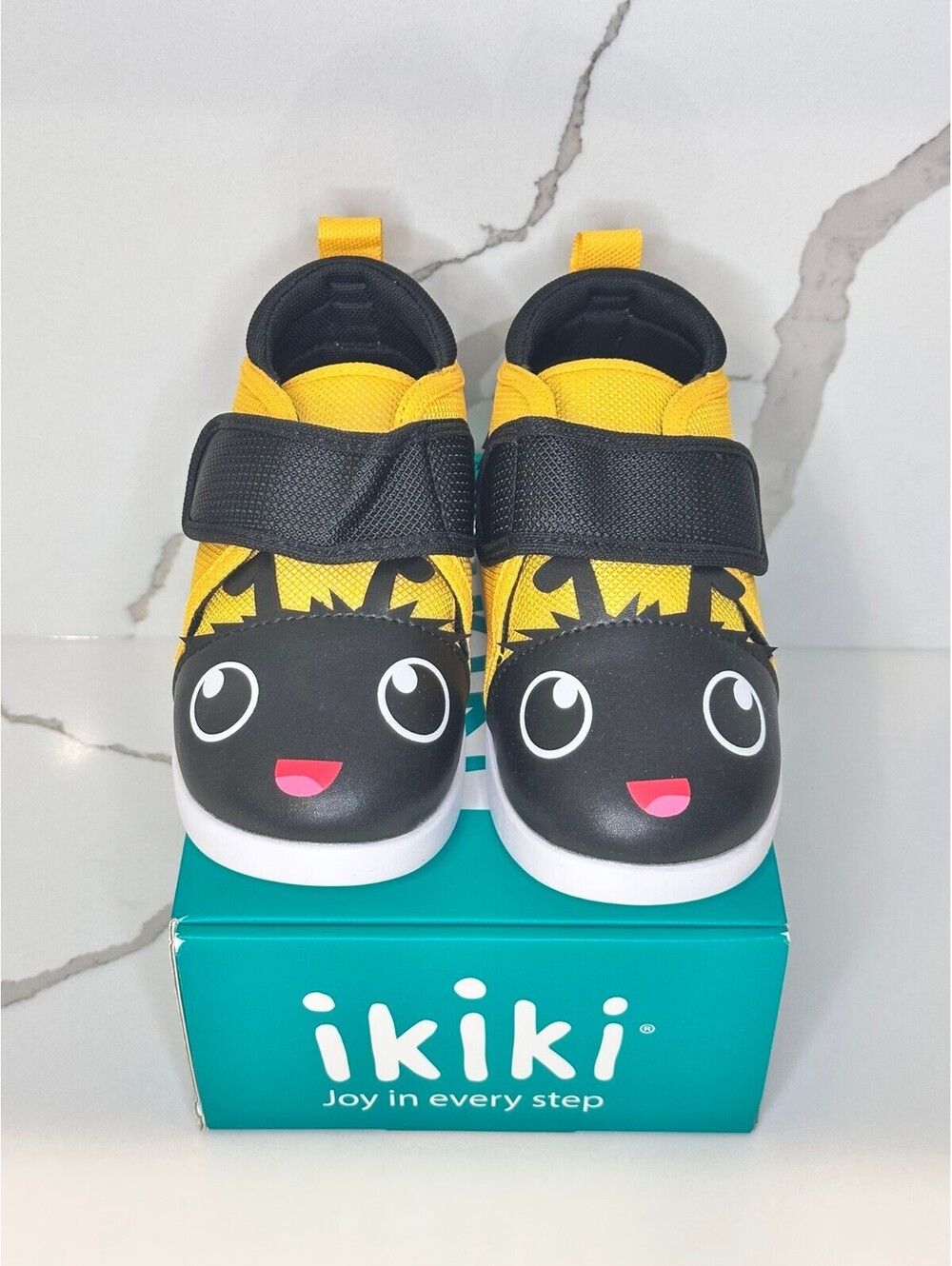 Bee Squeaky Toddler Shoes for Boys and Girls V2 | Black/Yellow Sz 9